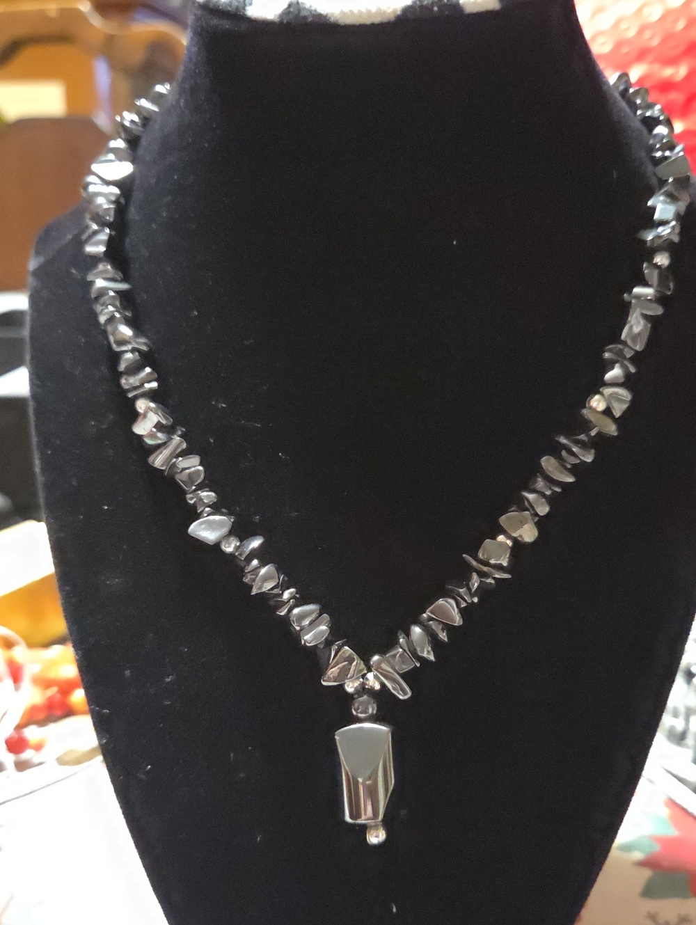 Hematite Chip Necklace with Geometric Pendant - Black